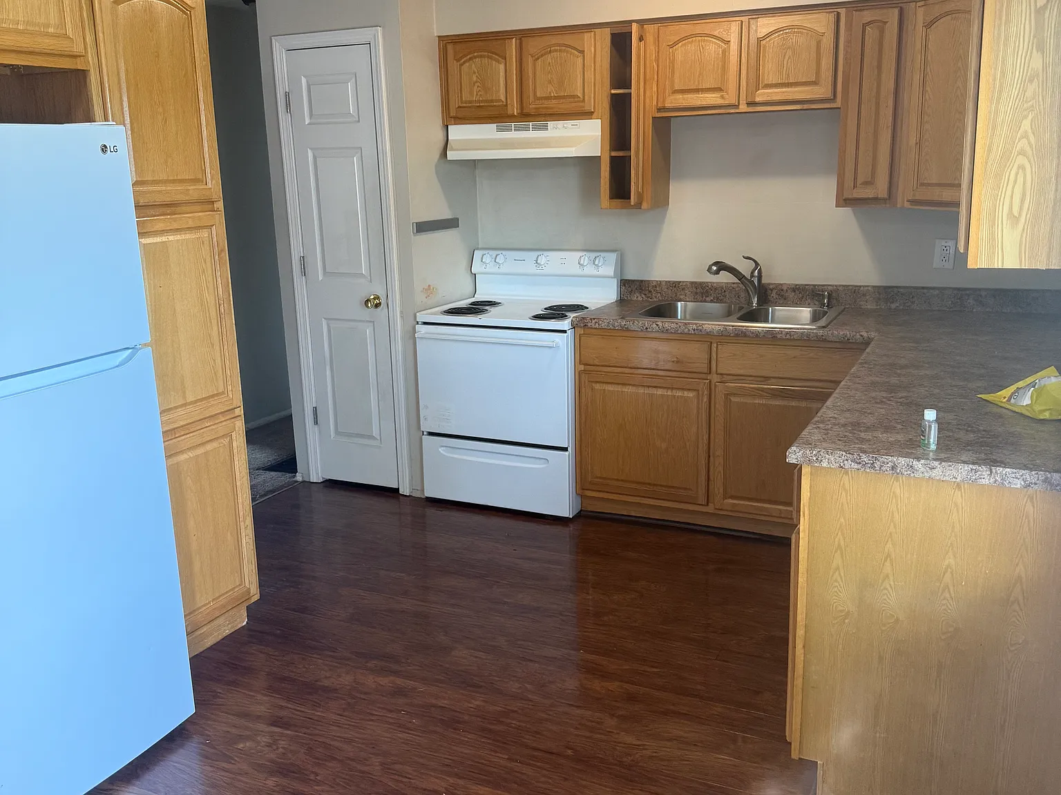 3 bed, 1800 sqft, $1,600 — Photo 4