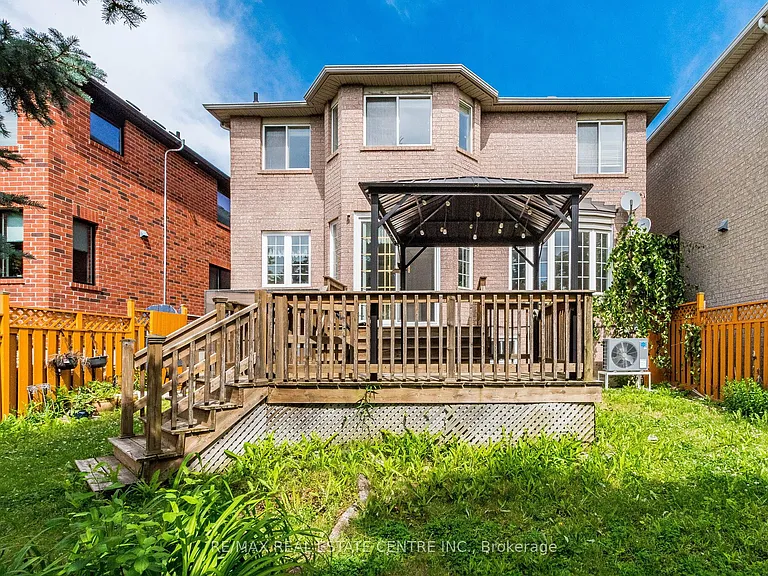 3339 Crompton Cres — Photo 43
