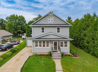 2809 Thinnes St, Cross Plains, WI 53528