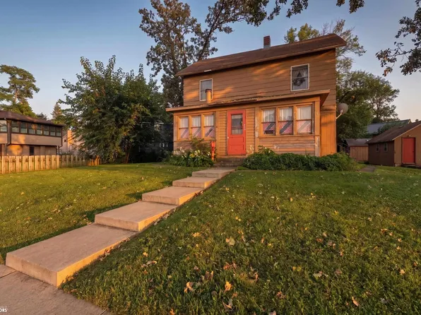 423 N Shore Dr, Clear Lake, IA 50428