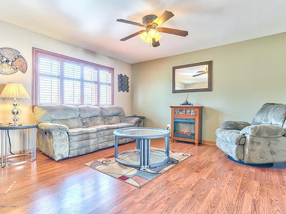 2nd image of 989 Brightwood Dr