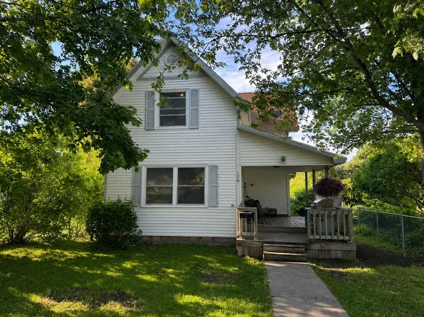 179 High St, Saint Ignace, MI 49781