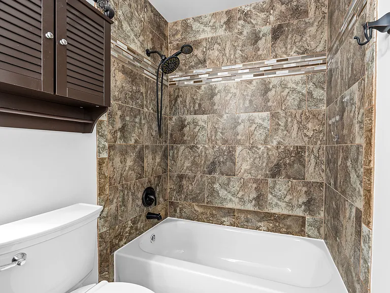 Dean Dr — Photo 15