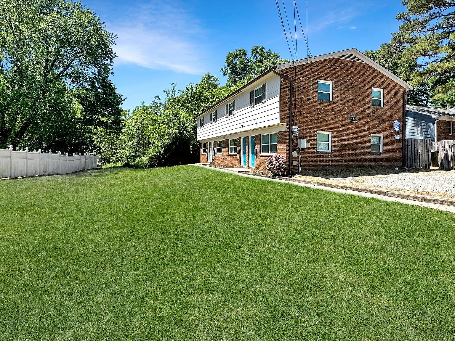2 bed, $1,050 — Photo 2