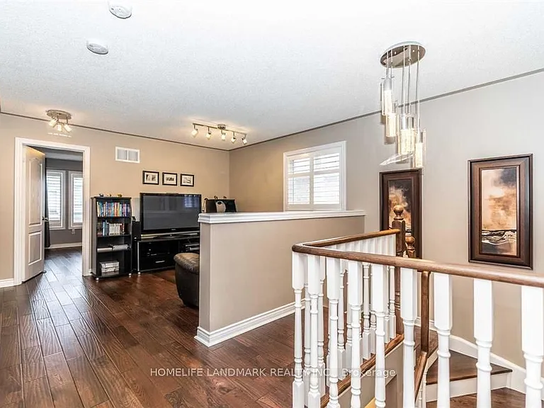 66 Woodcock Ave #MAIN UPPER — Photo 16