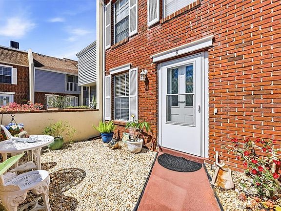 5th image of 744 Cadiz Rd APT 8