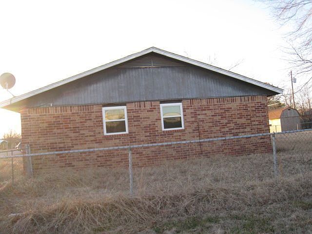 2nd image of 1002 SW 14th Pl