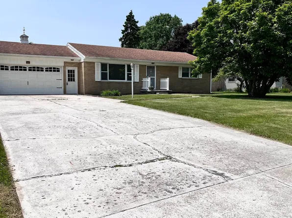 503 Laura Ln, Sweetser, IN 46987