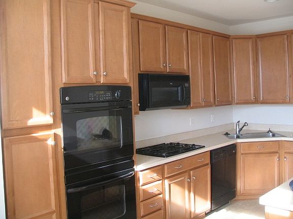 4th image of 1014 Hotchkiss Pl