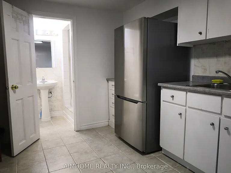 83 Mintwood Dr #BASEMENT — Photo 13