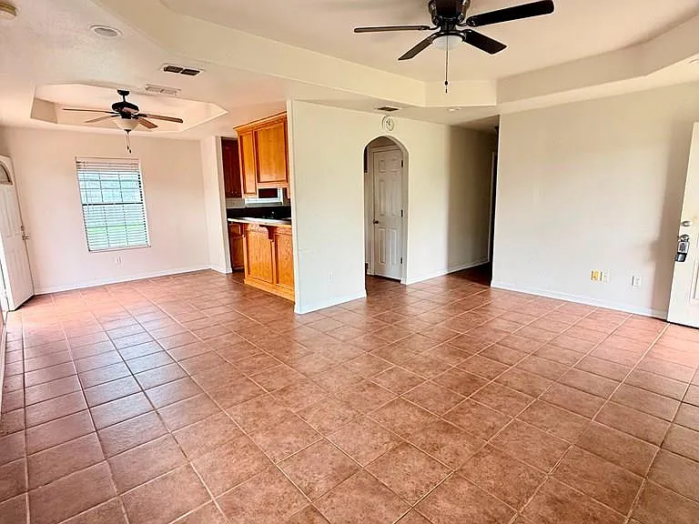 494 Ledesma Ave — Photo 2