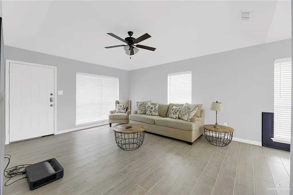 1604 Avocet Ave — Photo 3