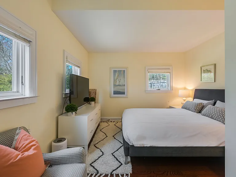 30 Harbor View Dr — Photo 11