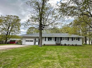 7885 County Road 426, Gladstone, MI 49837