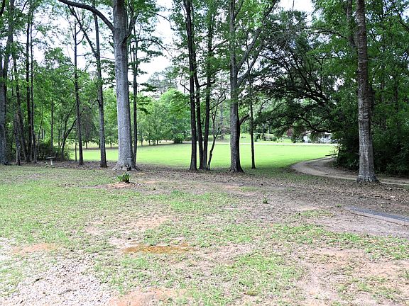 5th image of 713 Nobles Rd