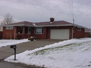 930 Saralyn Dr, North Huntingdon, PA 15642