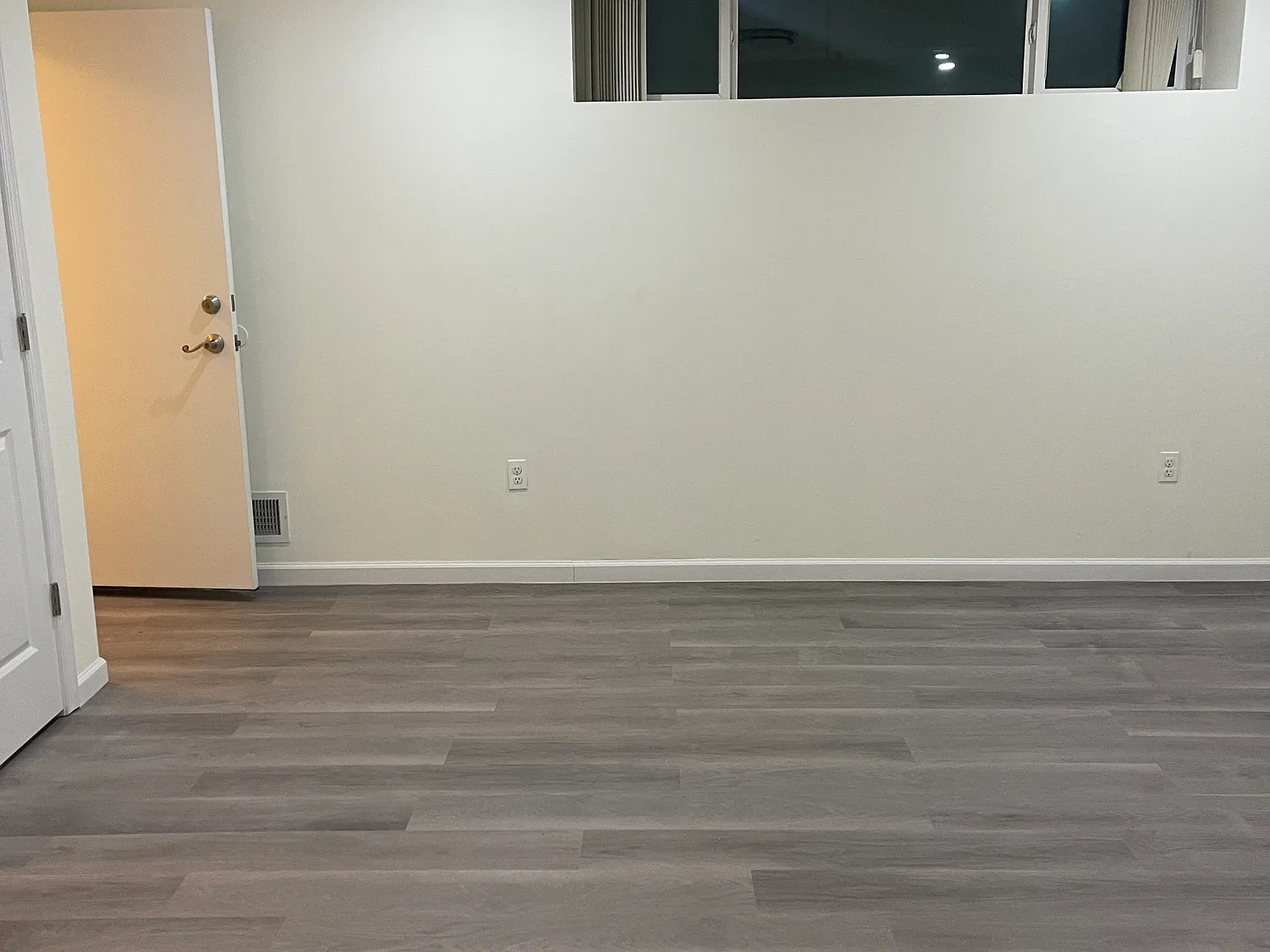 2 bed, 750 sqft, $2,200 — Photo 4