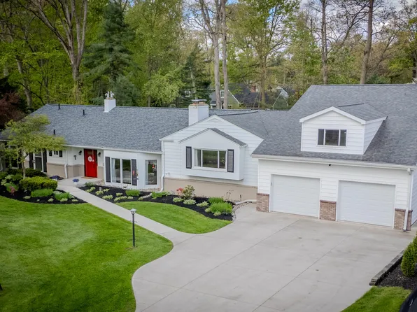 4241 Robinhood Ln, Toledo, OH 43623