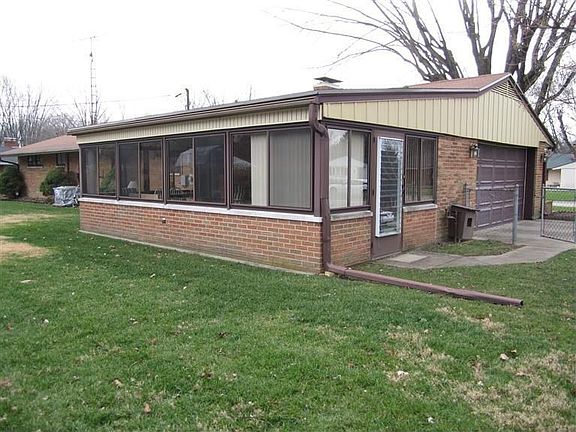 5th image of 63 Esquire Ave