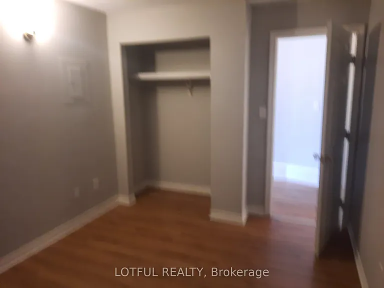 192 King St W #301 — Photo 16