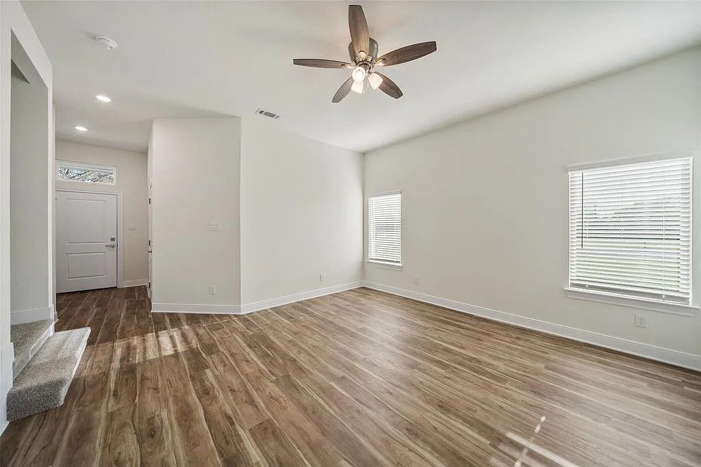 3 bed, 2.5 bath, 1447 sqft, $1,795 — Photo 4