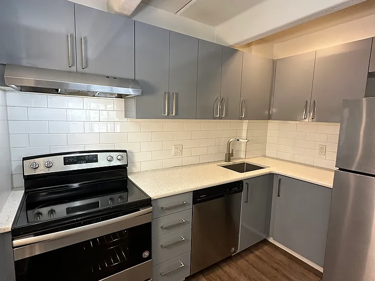 Luxe Tower apartments — Photo 40