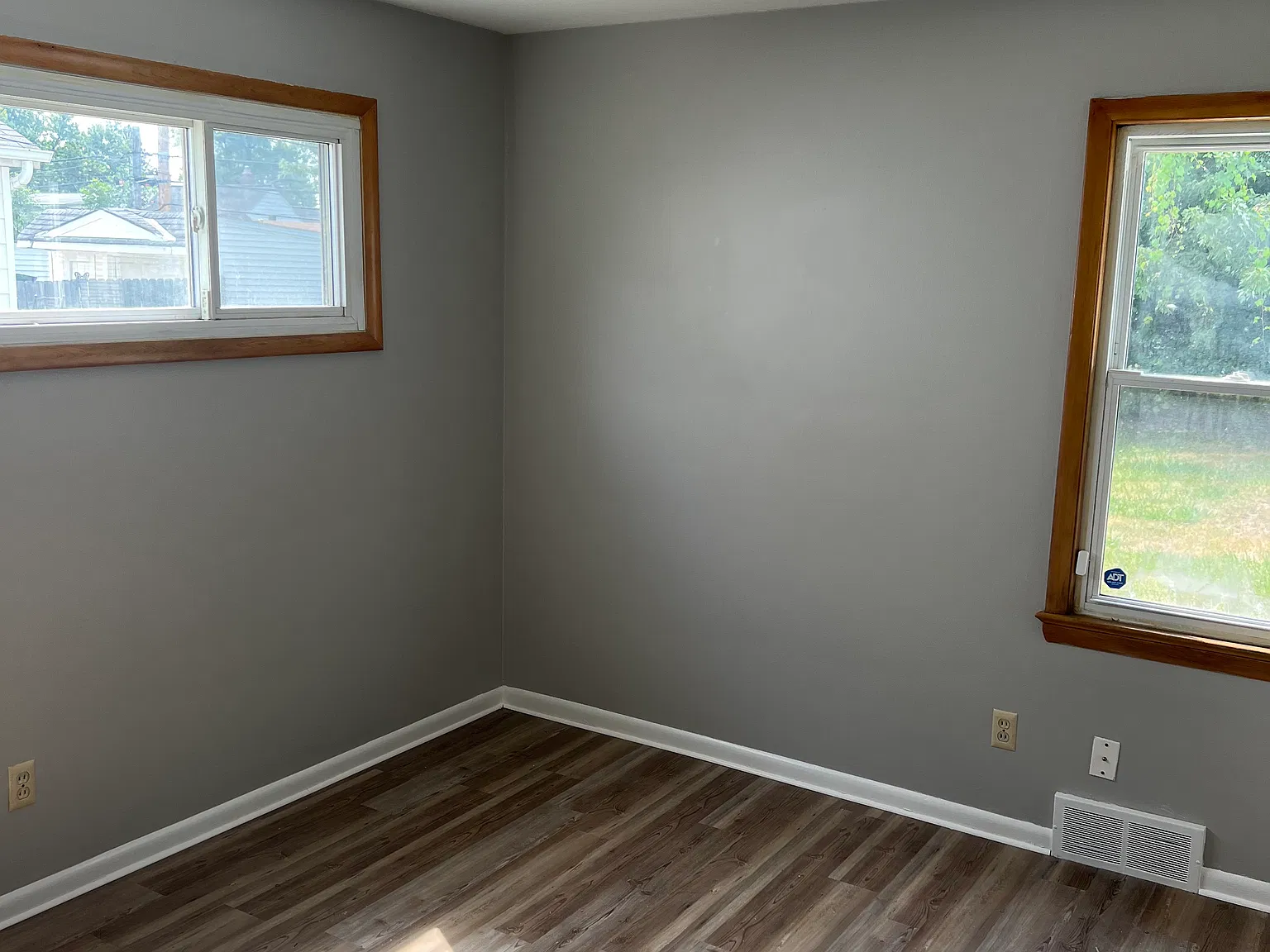 3 bed, 1.5 bath, 1309 sqft, $1,500 — Photo 3