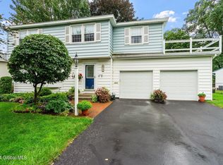 42 Greenock Rd, Delmar, NY 12054