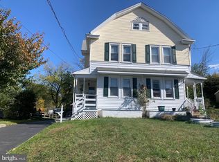 28 W Lehman Ave, Hatboro, PA 19040