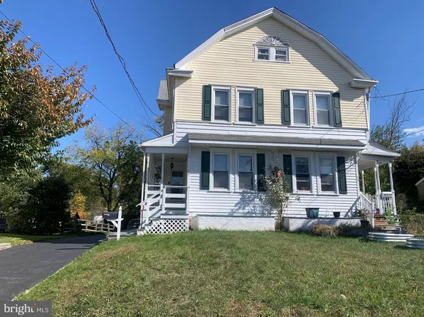 28 W Lehman Ave, Hatboro, PA 19040