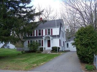 22 Crescent St, Derry, NH 03038