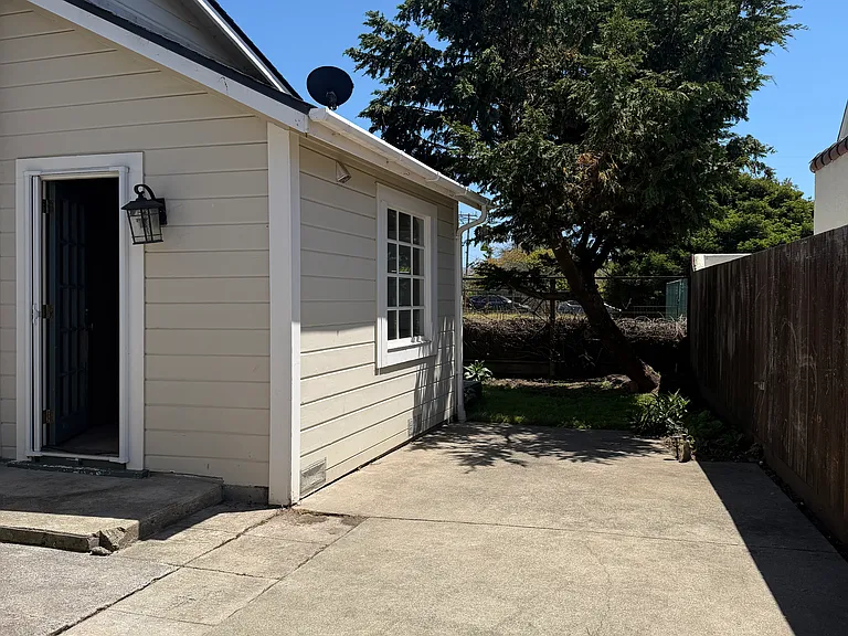 926 Main St — Photo 22