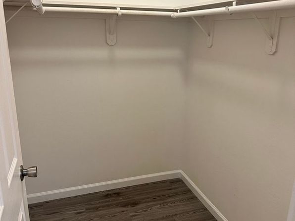 438 Willow Dr APT A