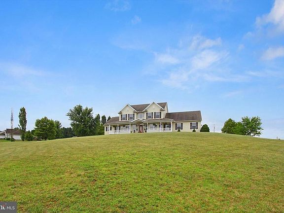 2nd image of 16 Shetland Ln