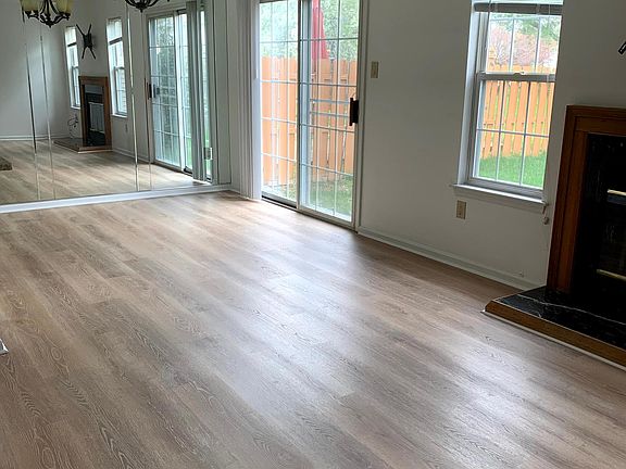 3rd image of 264 Sequoia Dr