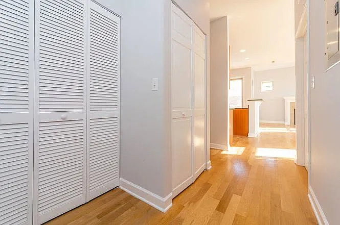 6015 N Mozart St #302 — Photo 2