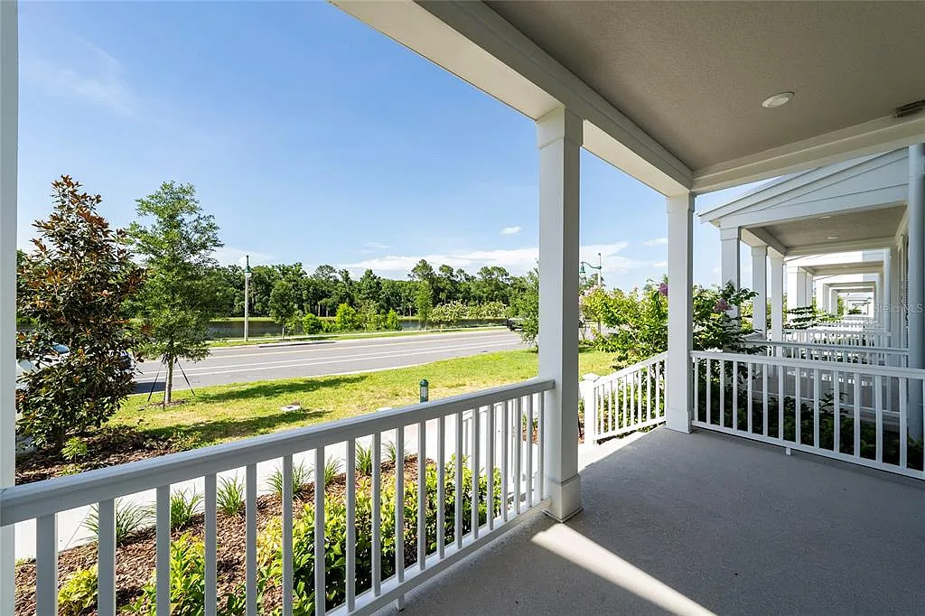 3 bed, 2.5 bath, 1794 sqft, $4,200 — Photo 2