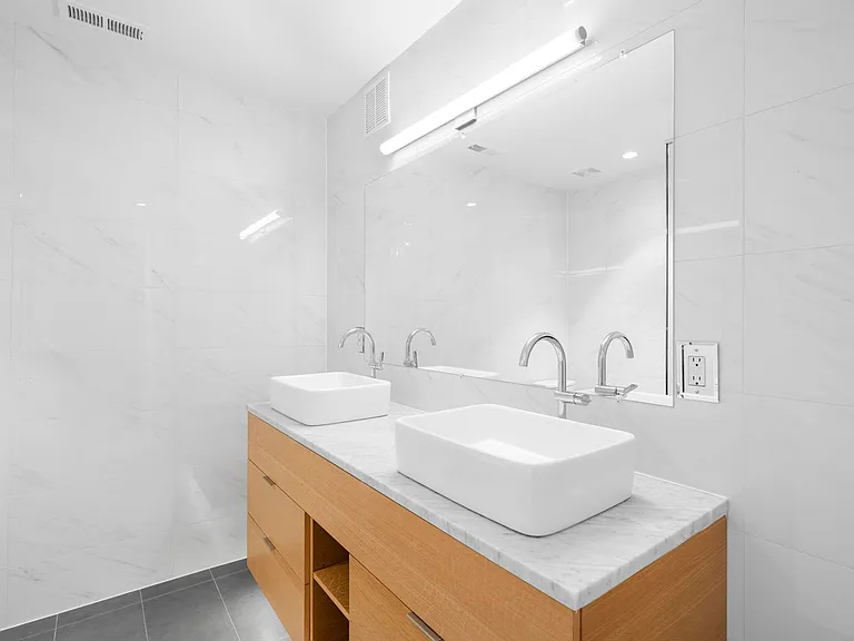 1125 W 37th Ave — Photo 15