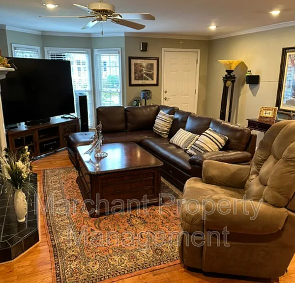 8 Capstone Ct — Photo 4