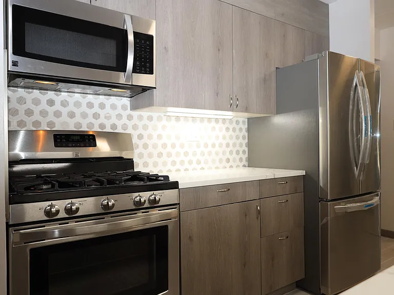 300 S Roselle Rd #310 — Photo 2