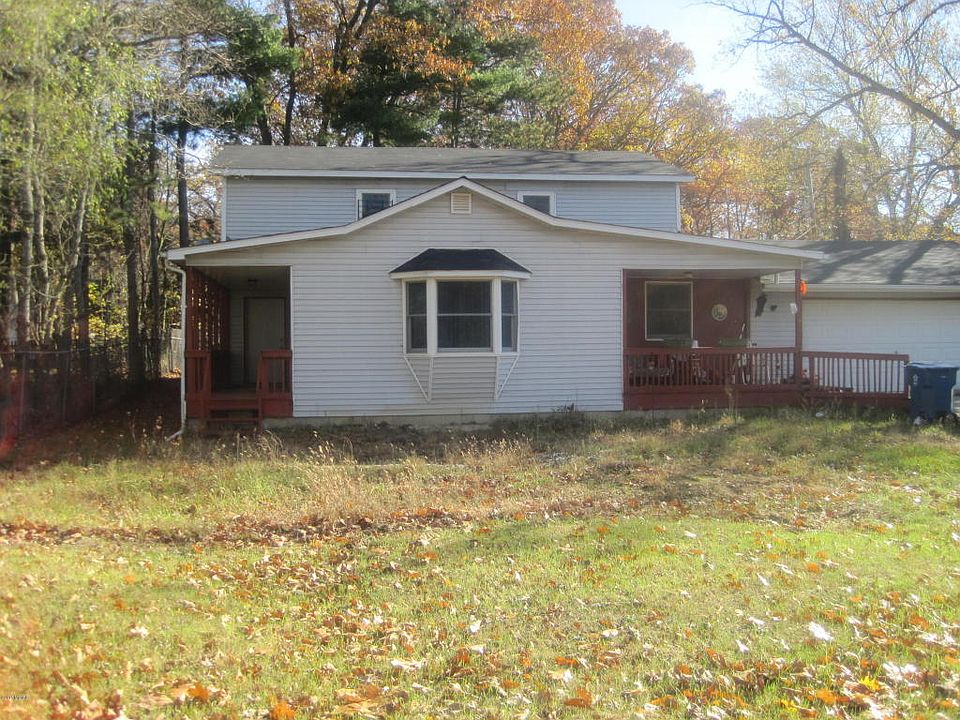 2nd image of 907 2nd St