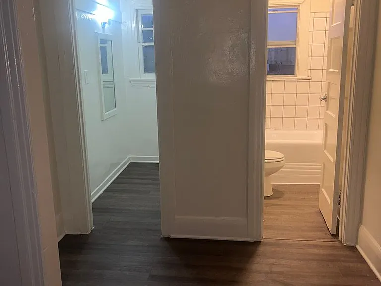 Carol Arms Apartments — Photo 9