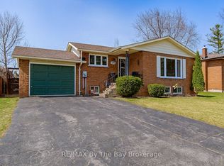 229 Datas Dr E, Clearview, ON L0M 1S0