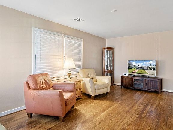 5th image of 7800 Point Meadows Dr APT 323