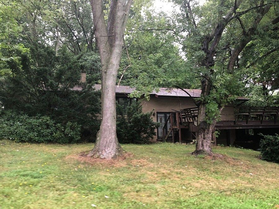 1st image of 820 Randall Dr