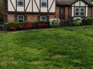 824 Riverwood Rd, Charlotte, NC 28270