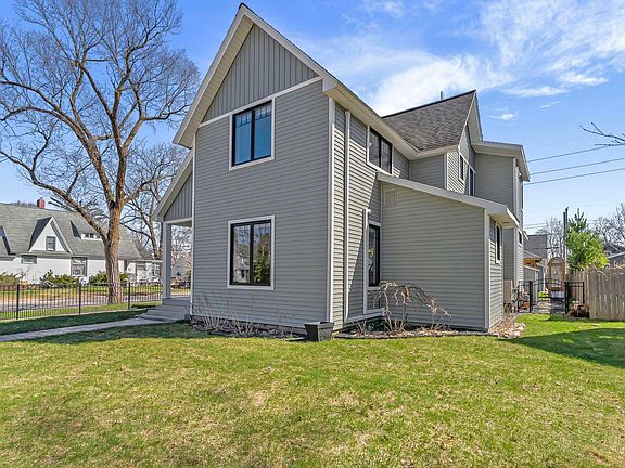 3rd image of 303 W 11th St