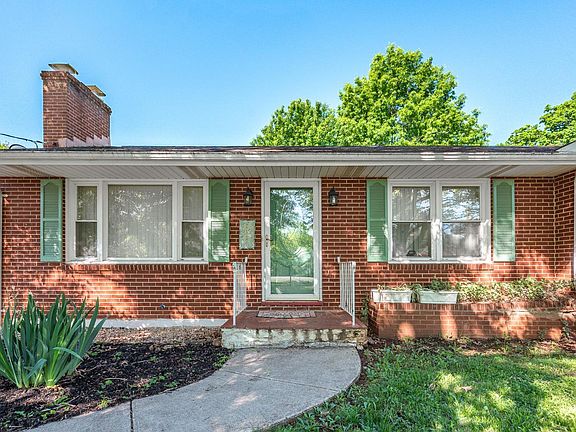 5th image of 1533 Oakwood St