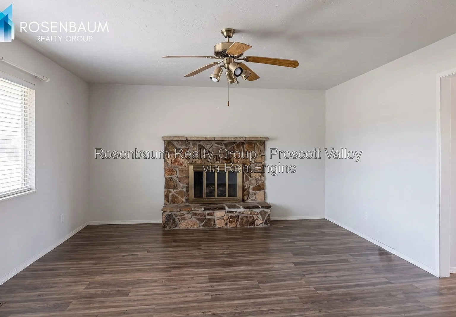 2 bed, 1.5 bath, 1364 sqft, $1,827 — Photo 3