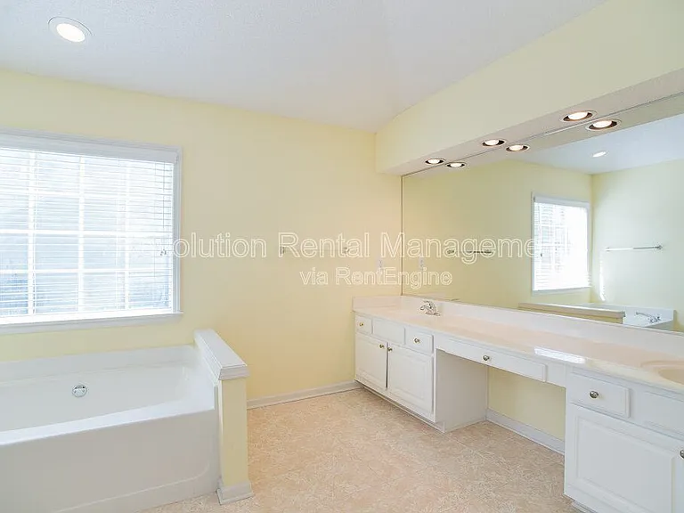 11655 Crossington Rd — Photo 16